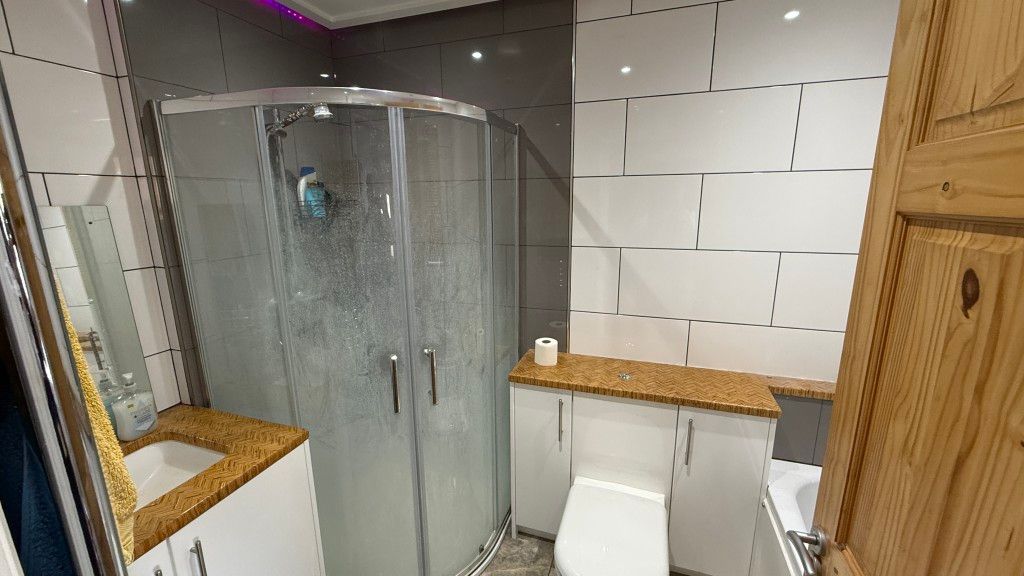 Property photo 3 of 10 Internal Image Of Bathroom