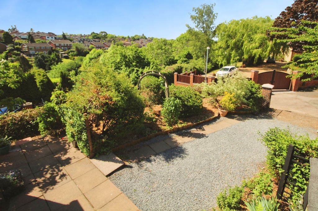 Property photo 3 of 35