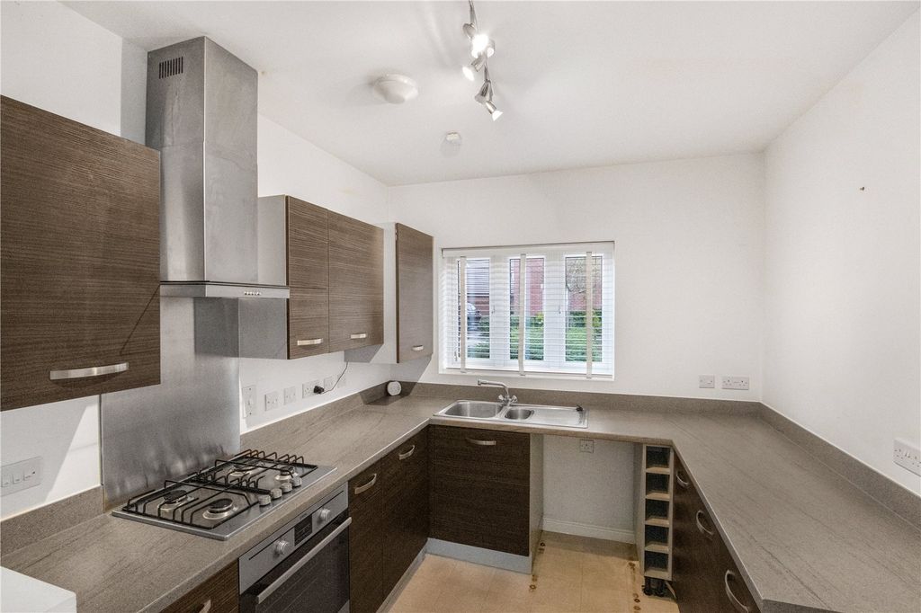 Property photo 2 of 11 Picture No. 15