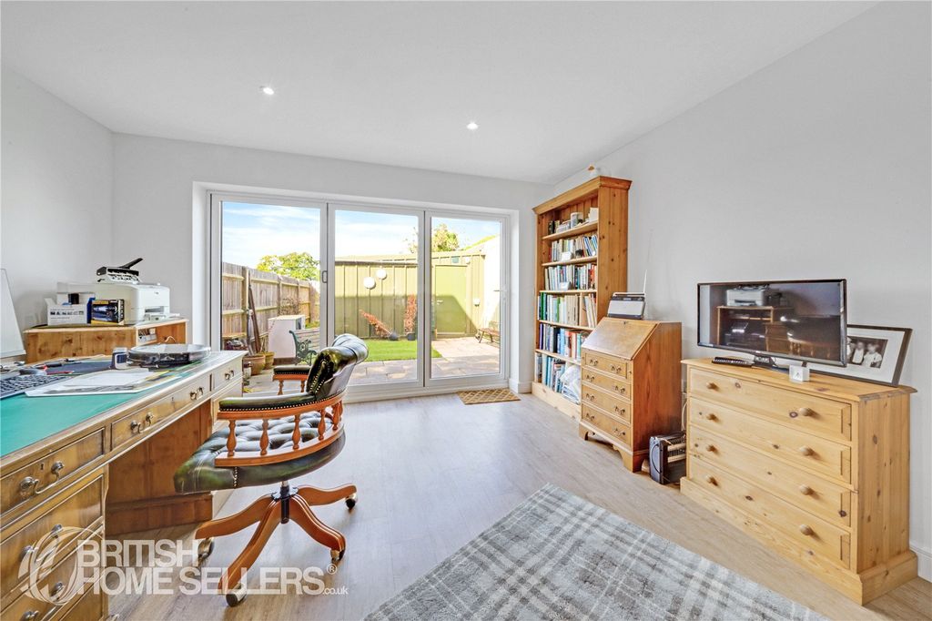 Property photo 3 of 15 Picture No. 05