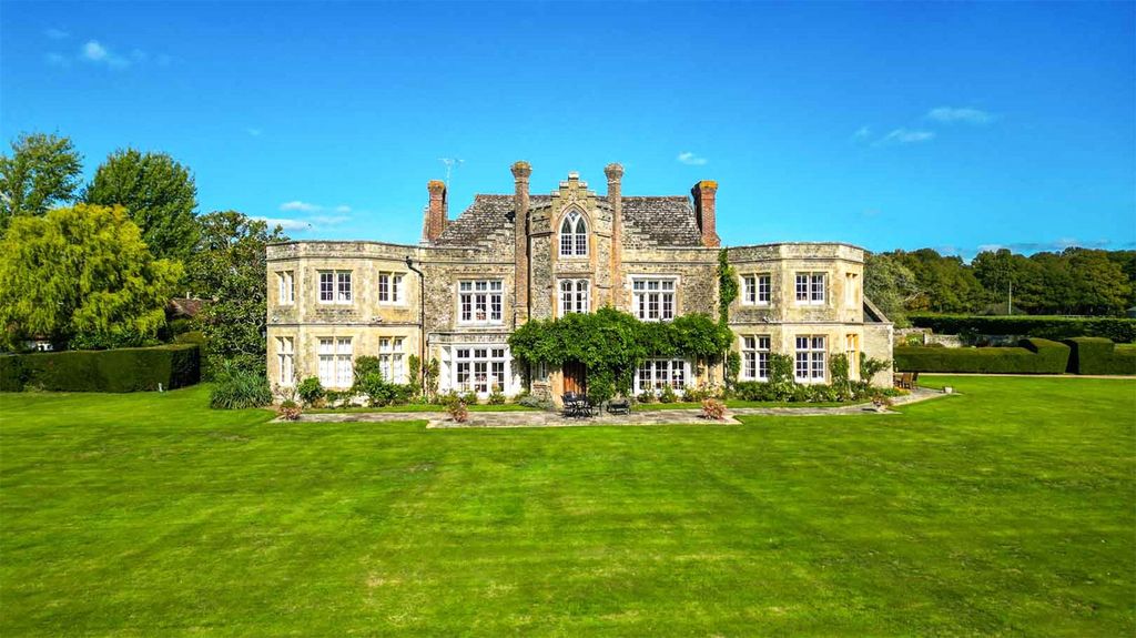 Property photo 1 of 32 Picture 1