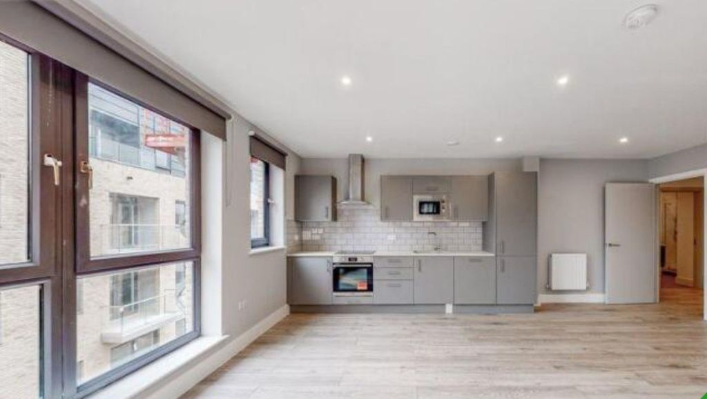 Property photo 1 of 28