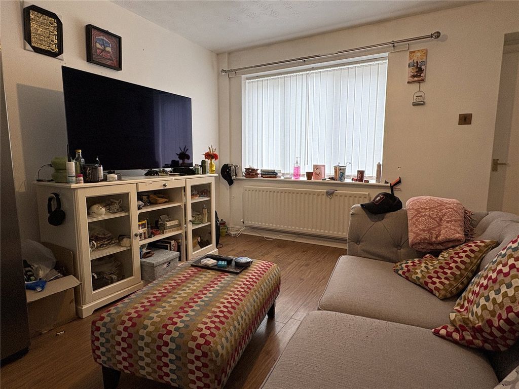 Property photo 2 of 9 Lounge