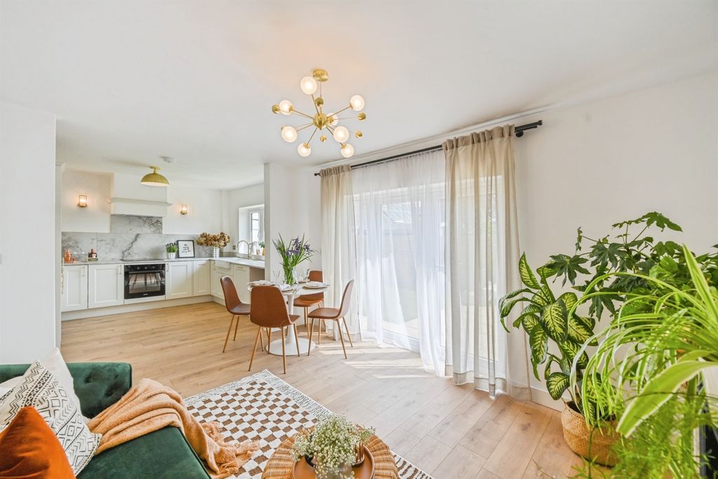 Property photo 3 of 17 Lounge Kitchen Diner: