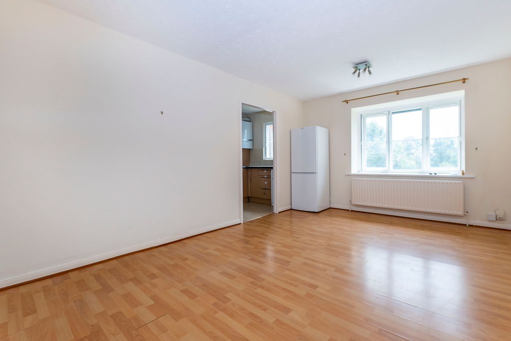 Property photo 3 of 8
