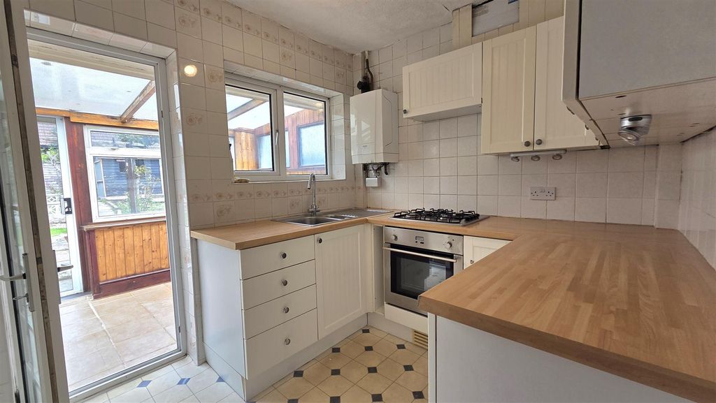 Property photo 3 of 13 Kitchen