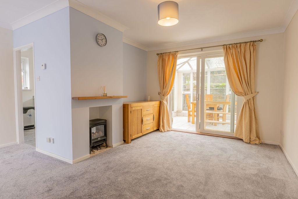 Property photo 3 of 33