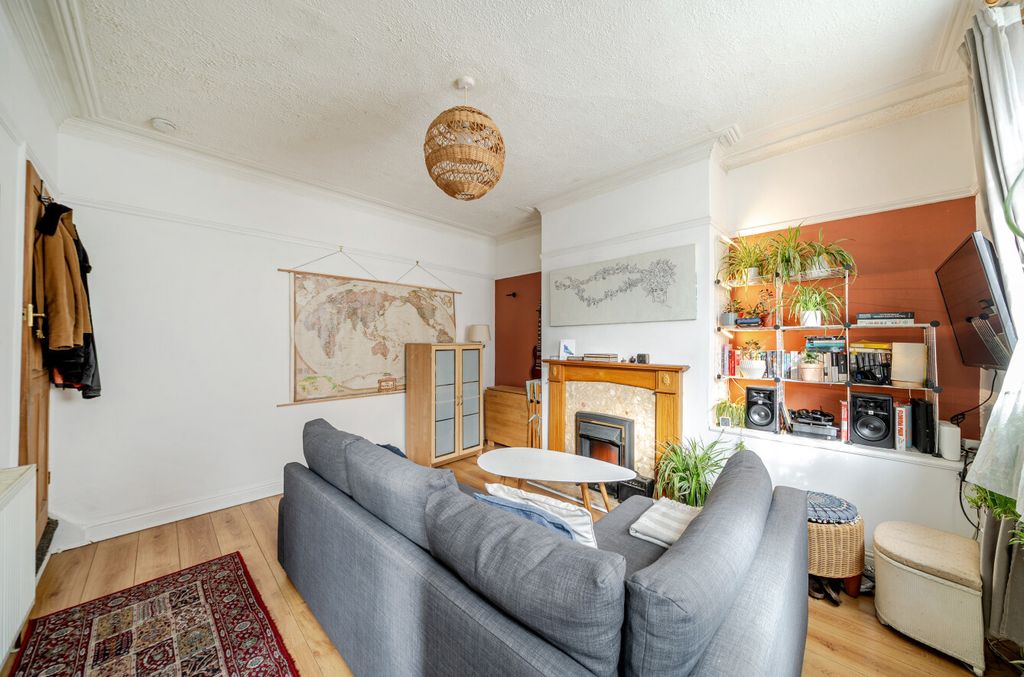 Property photo 3 of 12 1527671-9-6Abf96E...