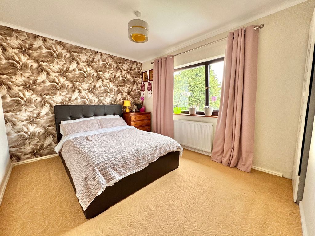 Property photo 3 of 25 Bedroom