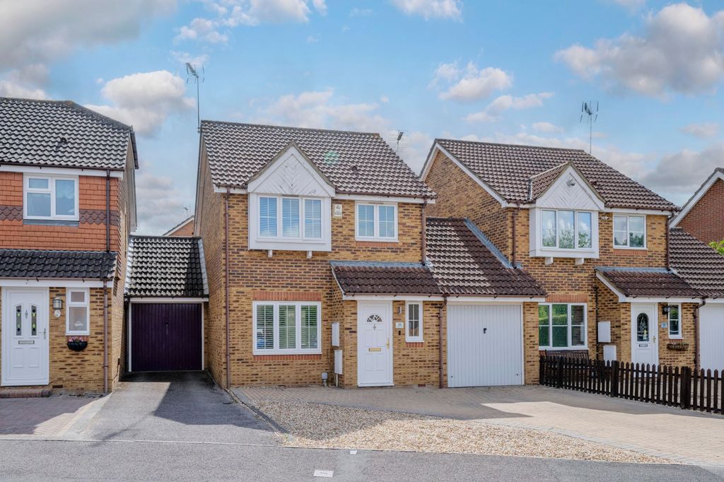 Property photo 1 of 13 Boltons Lane