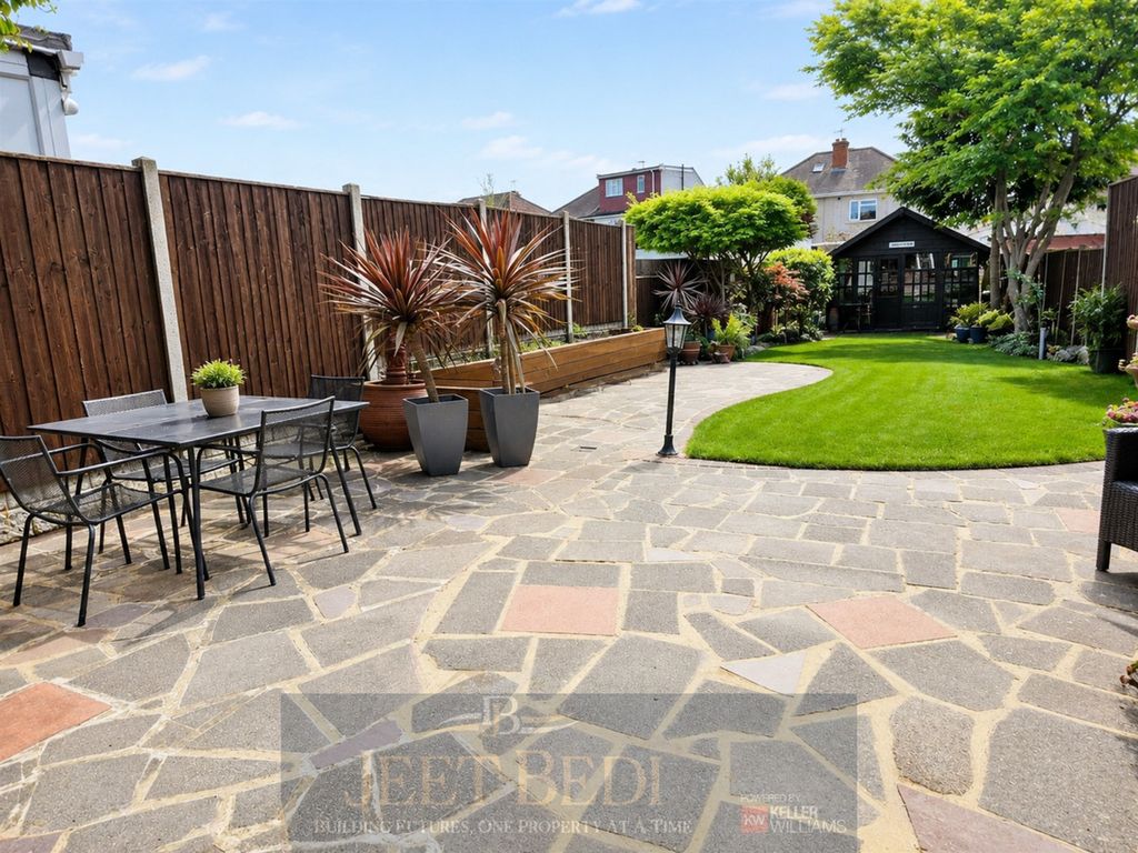 Property photo 2 of 14