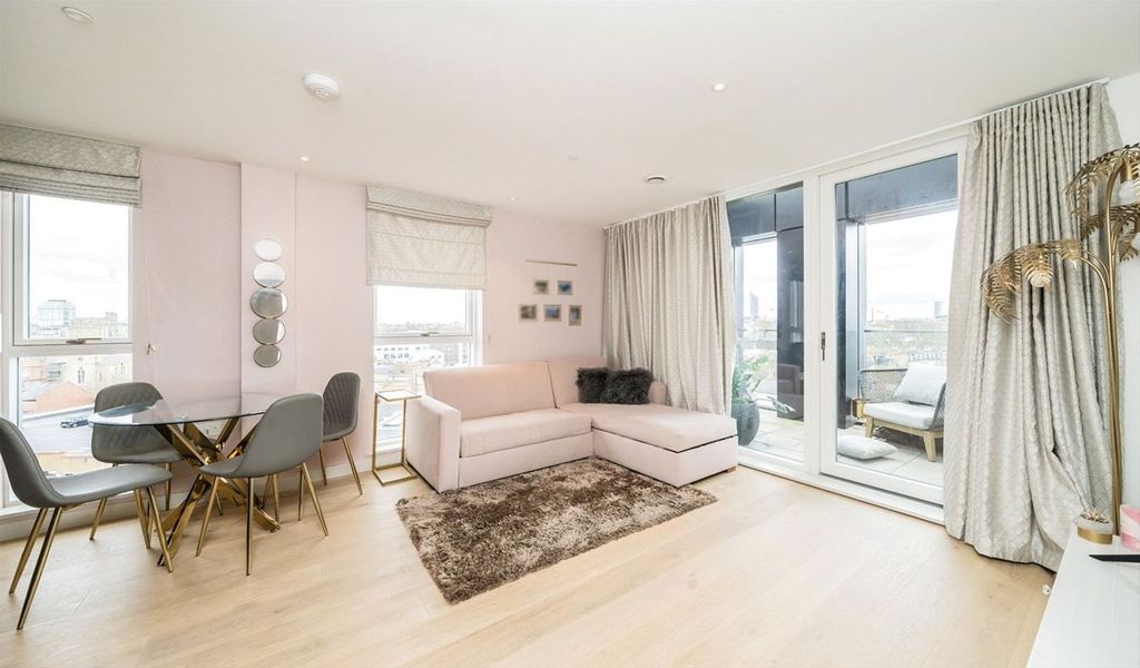 Property photo 3 of 6