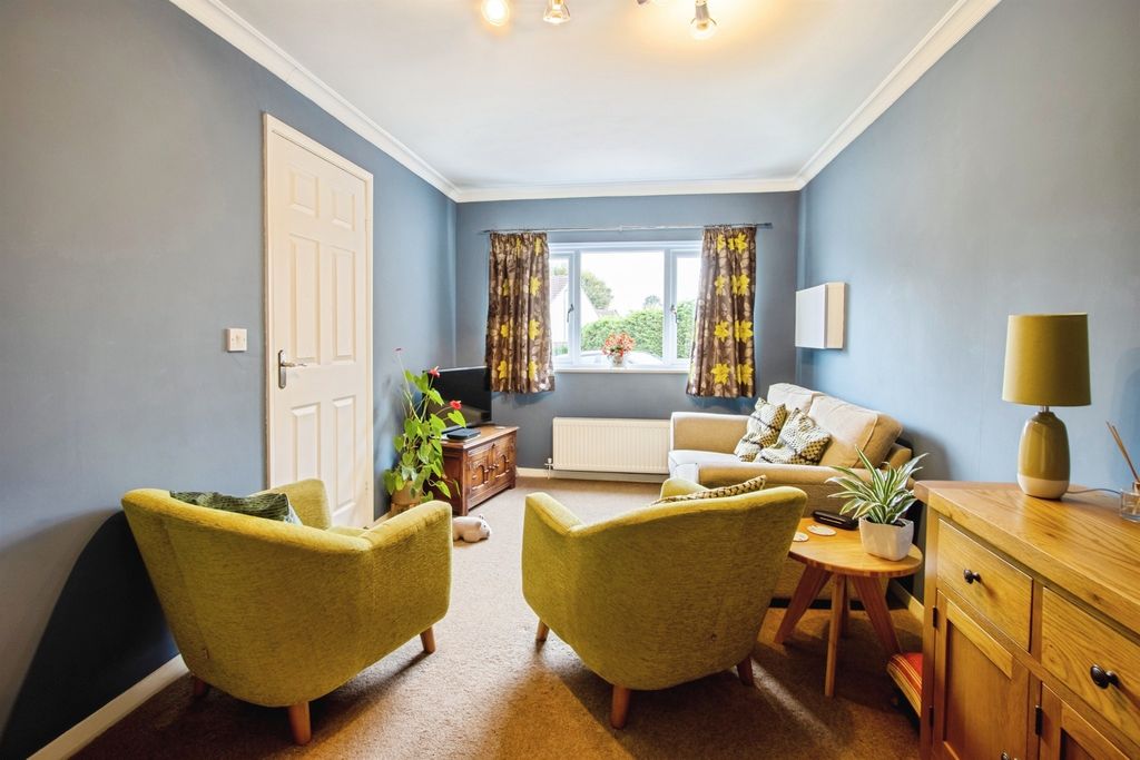 Property photo 3 of 18