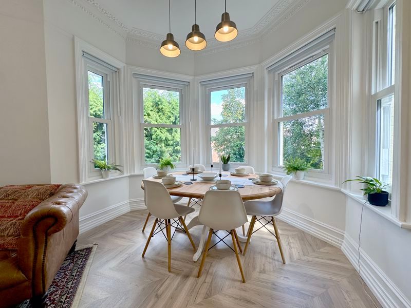 Property photo 3 of 15 Dining Area