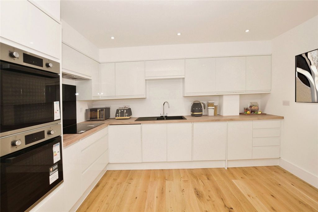 Property photo 2 of 19 Picture No. 20