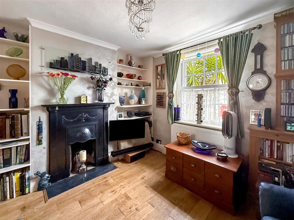 Property photo 2 of 23 Park Road, 33-007(1).Jpg