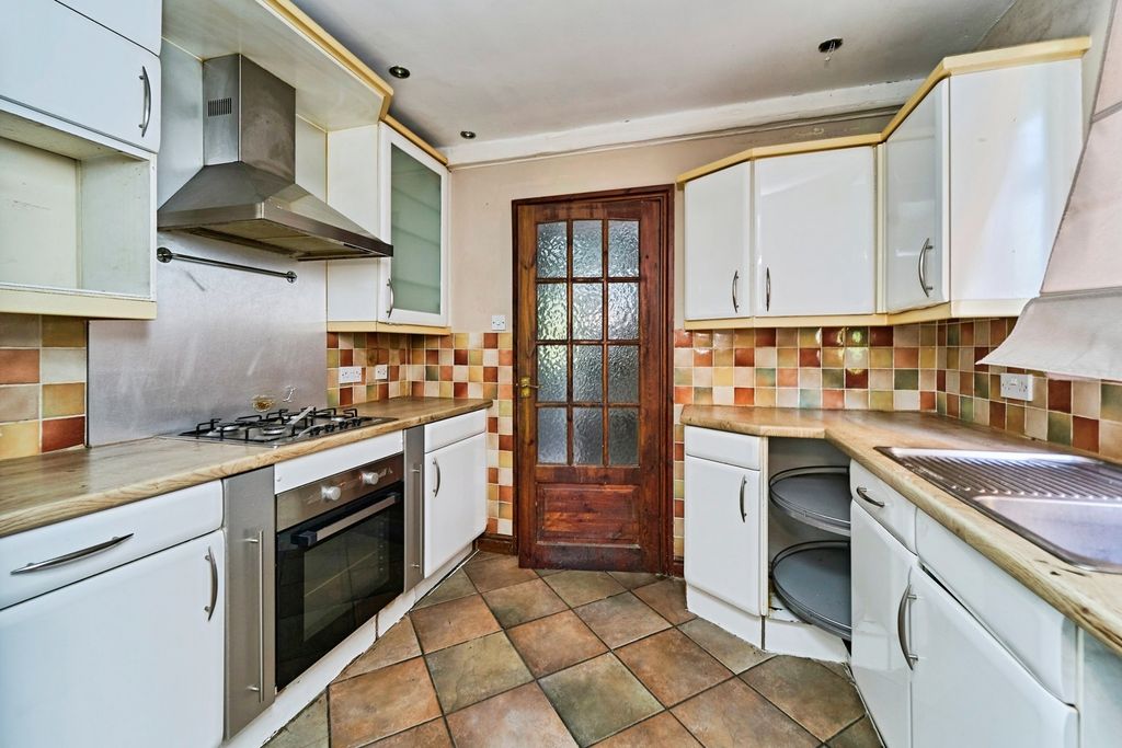 Property photo 3 of 14 Photo