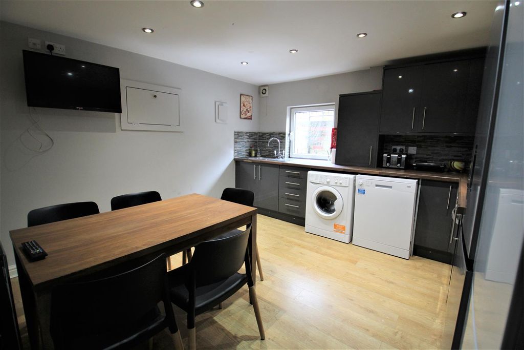 Property photo 2 of 8 Img_2464.Jpg