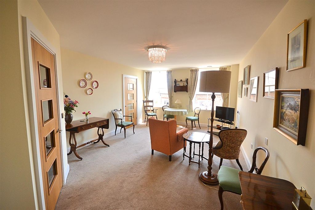 Property photo 2 of 14 1 (4).Png