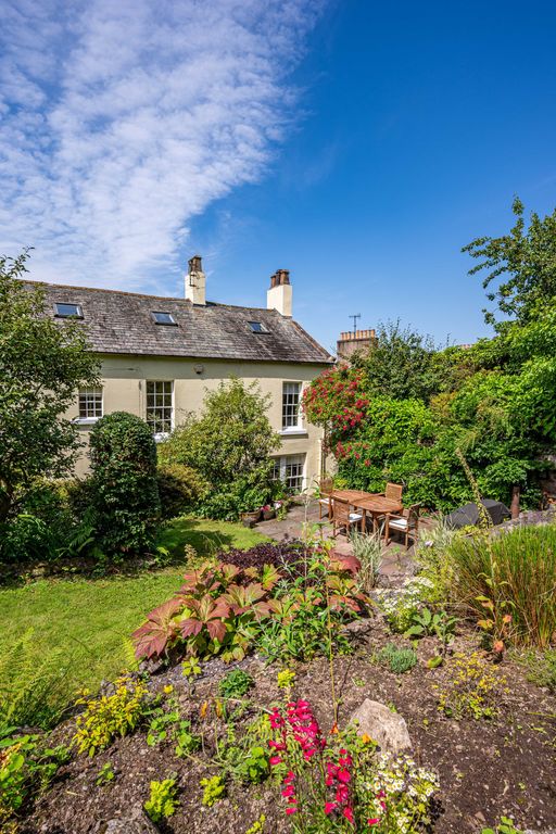 Property photo 1 of 47