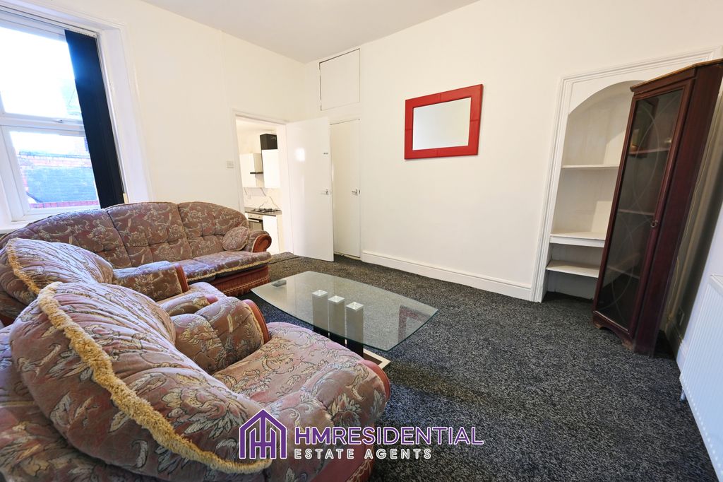 Property photo 2 of 8 Gallery