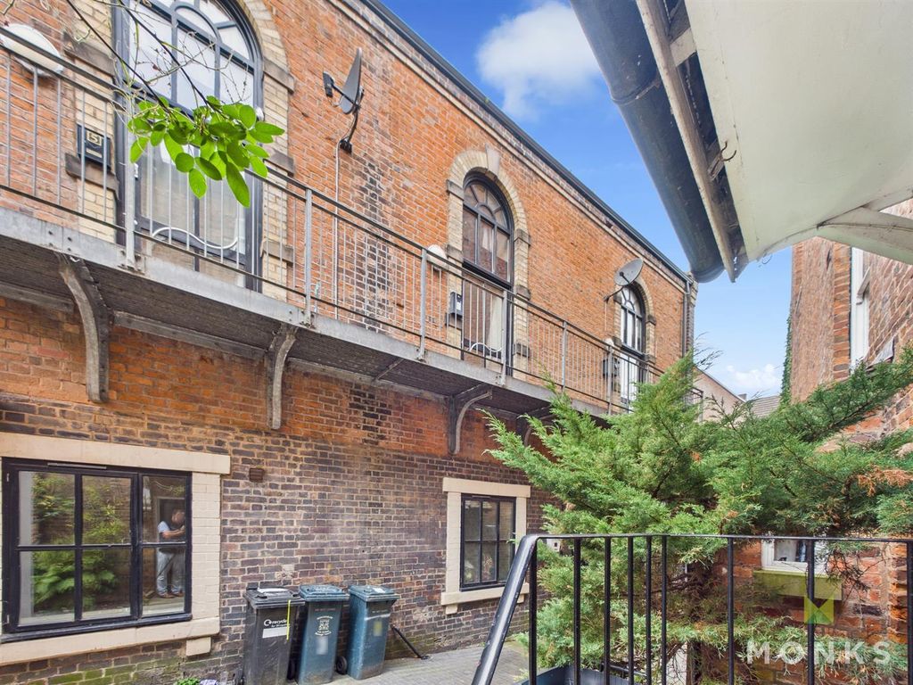 Property photo 1 of 10 Cam01348G0-Pr0764-Still011.Jpg