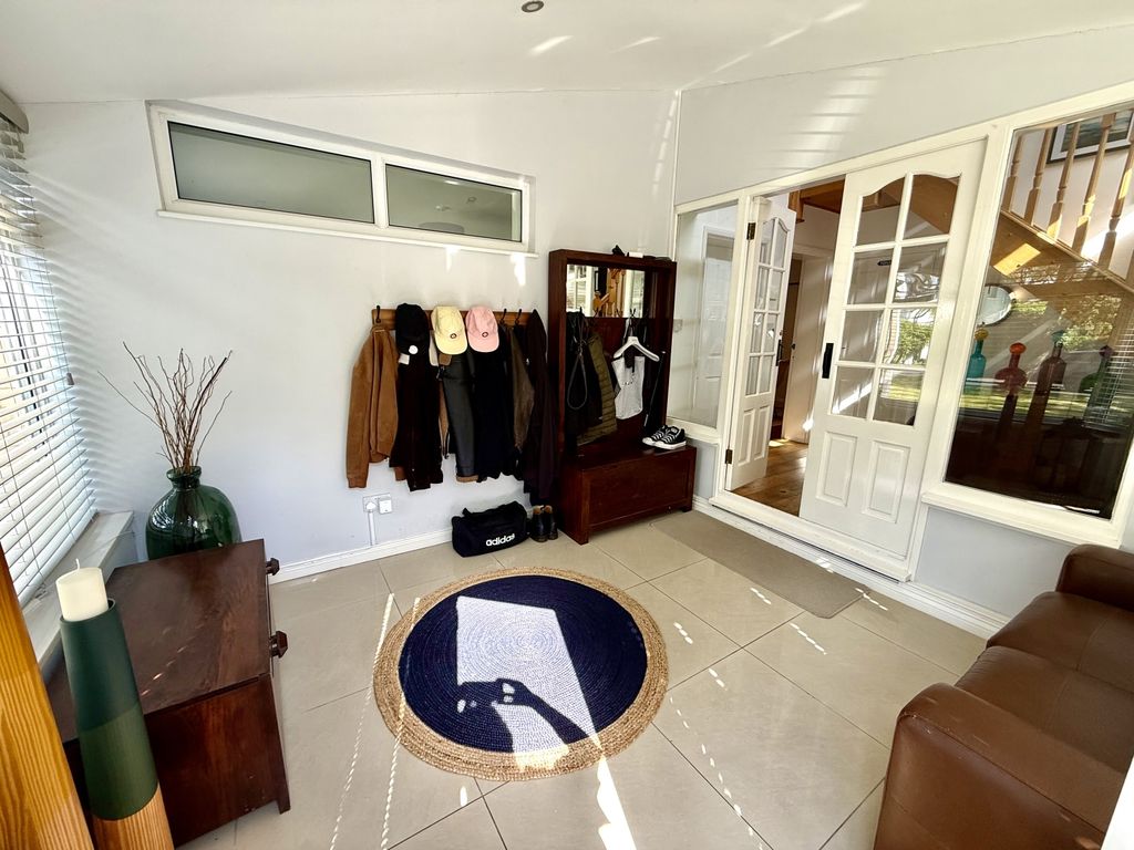 Property photo 3 of 31 Img_3854