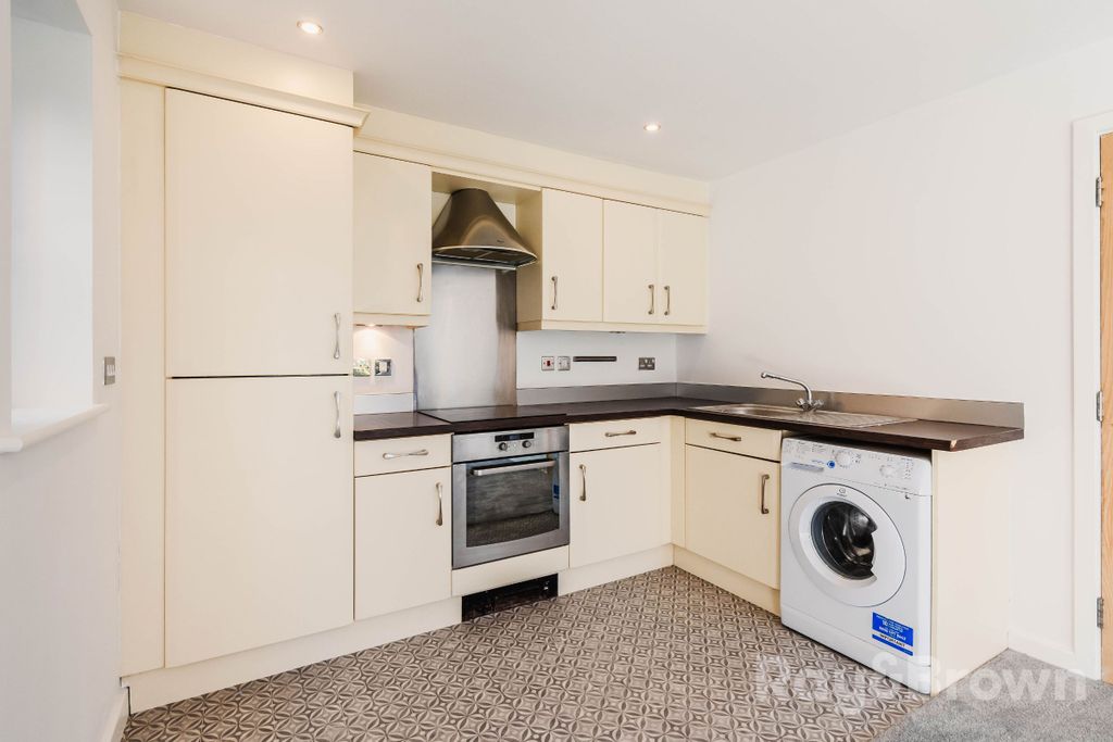 Property photo 3 of 24