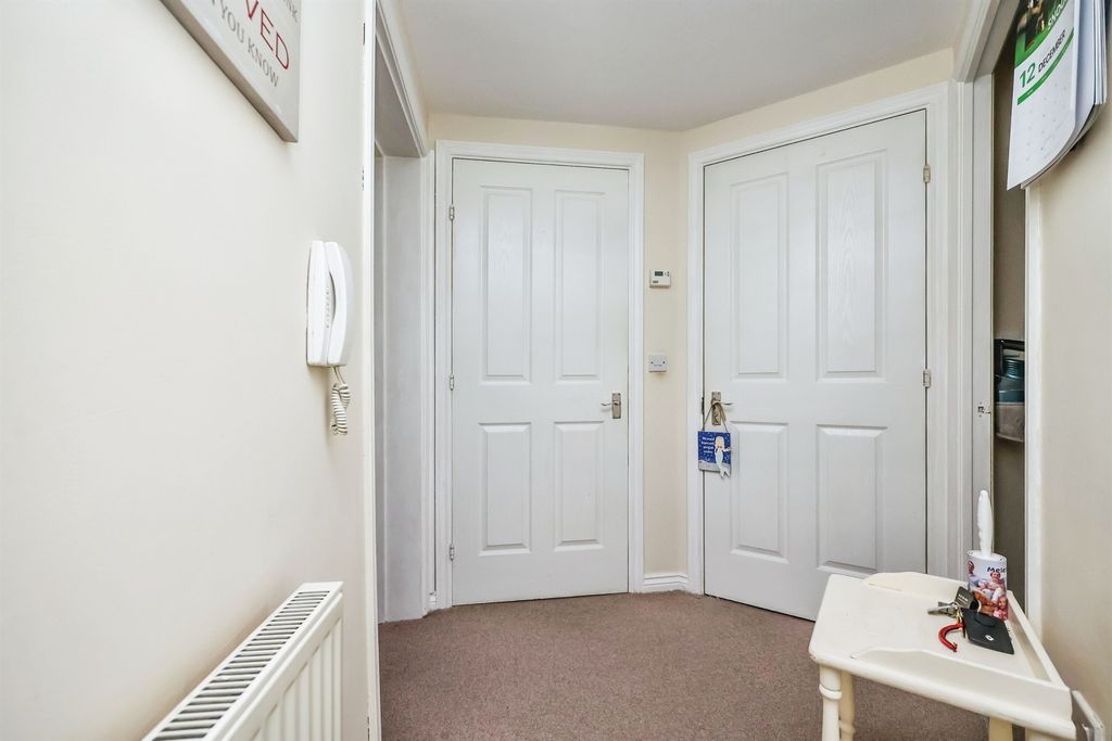 Property photo 3 of 17