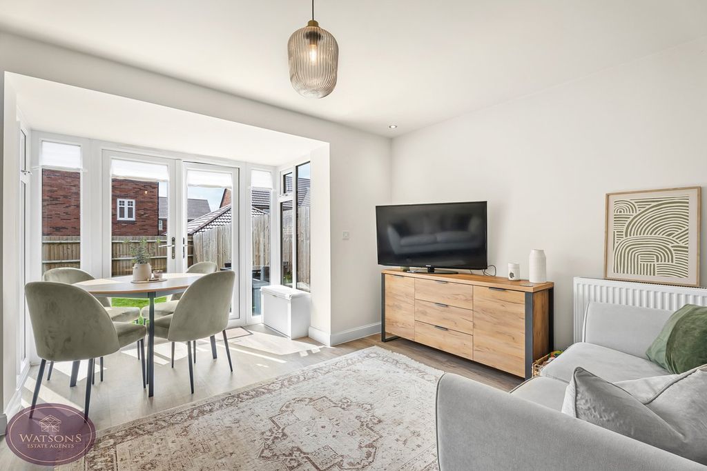 Property photo 3 of 28