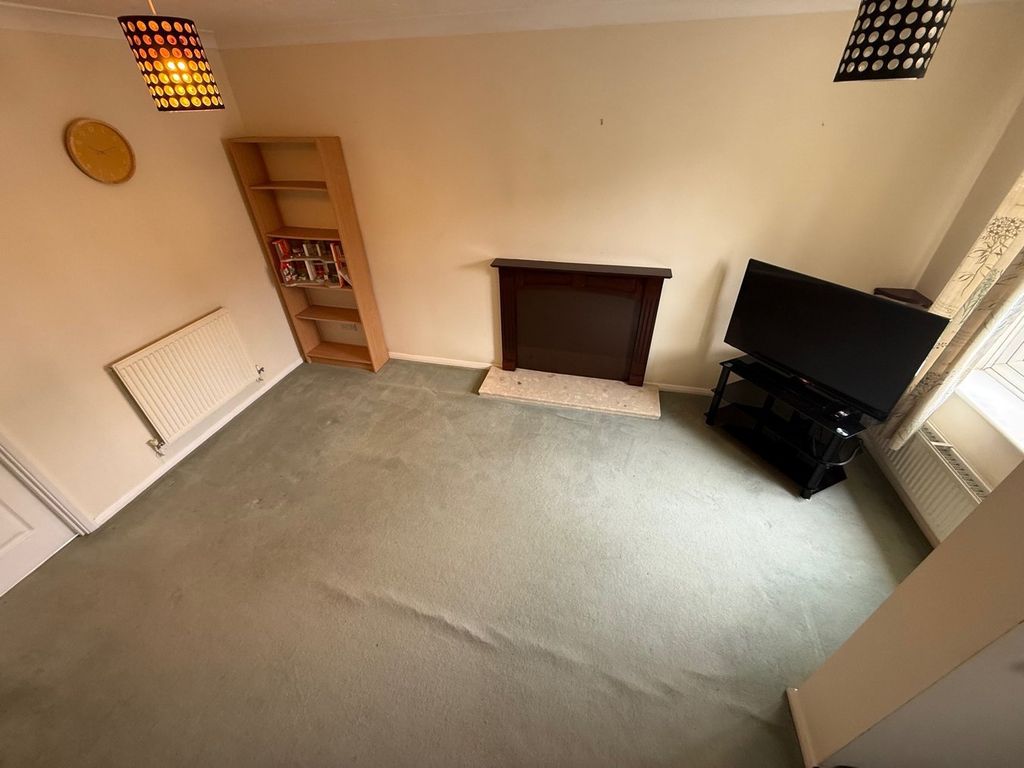 Property photo 3 of 9