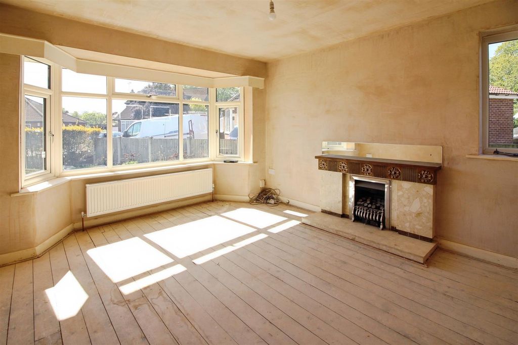 Property photo 2 of 12 Living Room