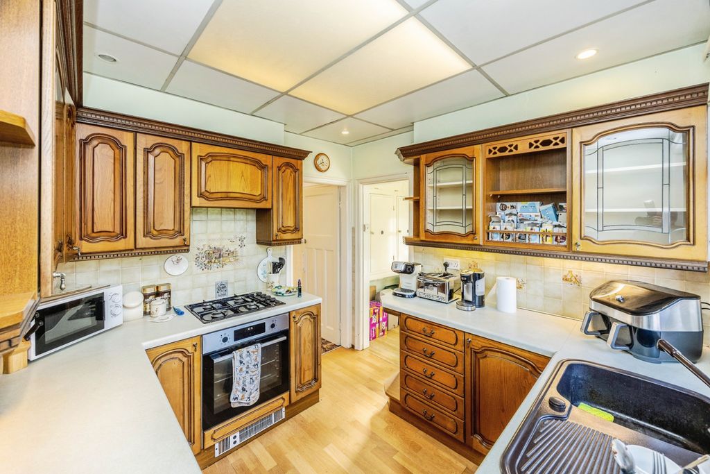 Property photo 2 of 18 Kitchen