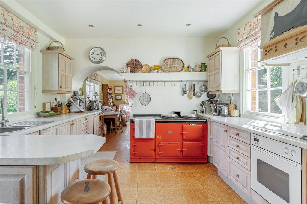 Property photo 3 of 31 Brickhouse Farm