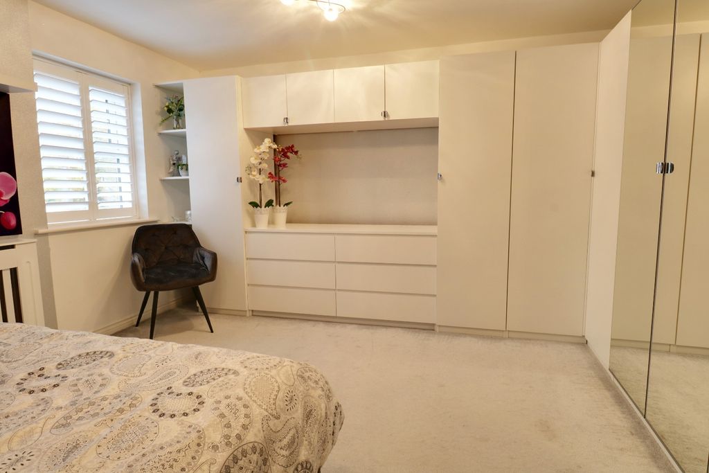 Property photo 3 of 10 3428733