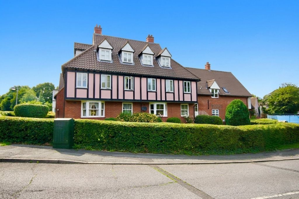 Property photo 1 of 11 Front