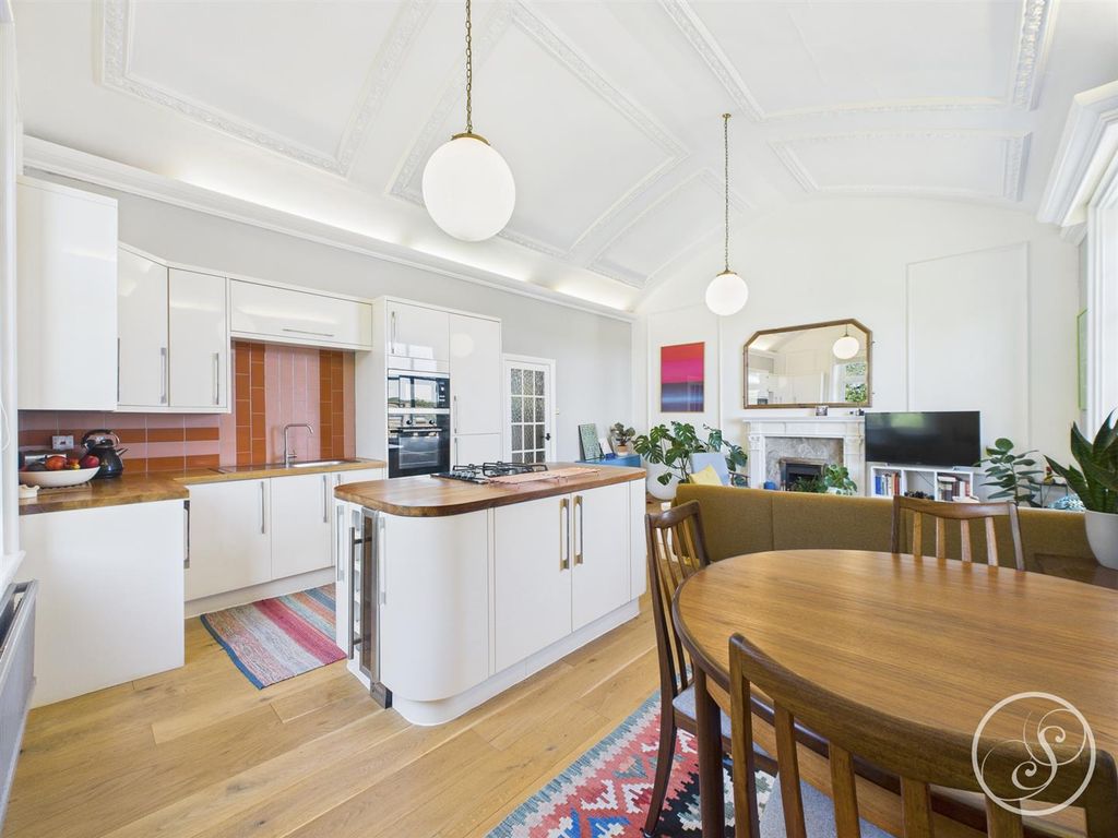 Property photo 3 of 15 Living/Kitchen/Diner