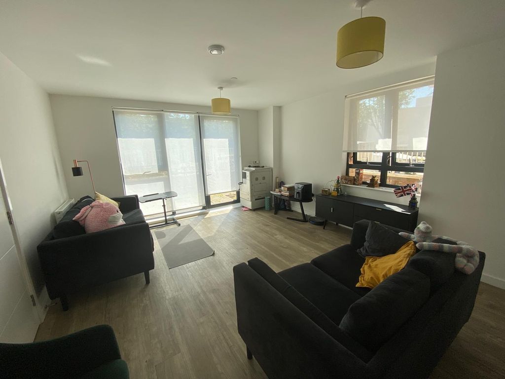 Property photo 2 of 26 A207ce2E-1d17-4010-Bd14-Fc95E738cd5d