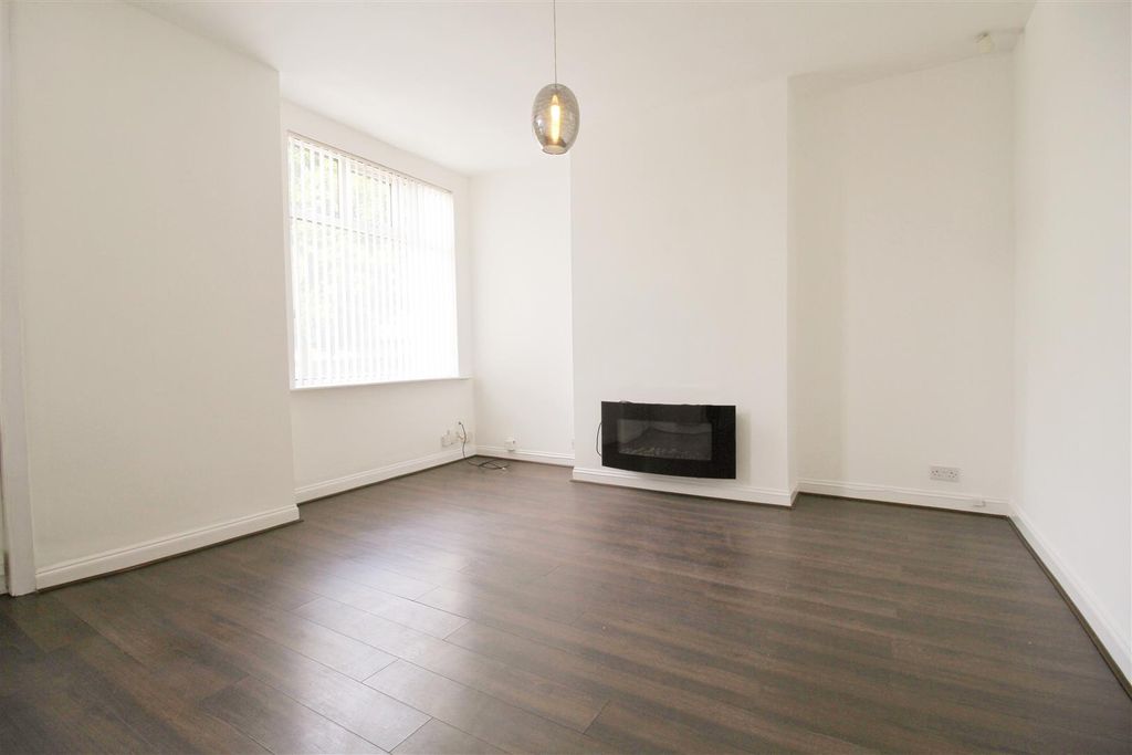 Property photo 2 of 10 Lounge.Jpg