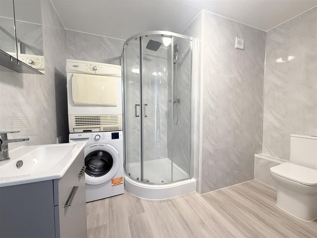 Property photo 3 of 8 Shower.Jpeg