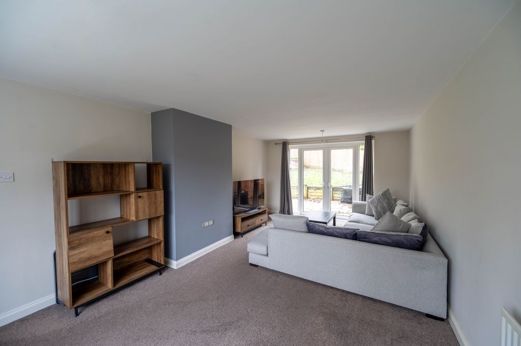 Property photo 2 of 10 Dsl_9480-Hdr-Edit