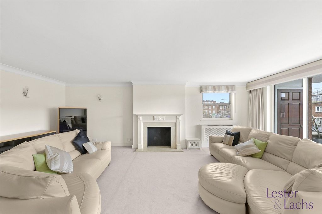 Property photo 3 of 28 Picture No. 02