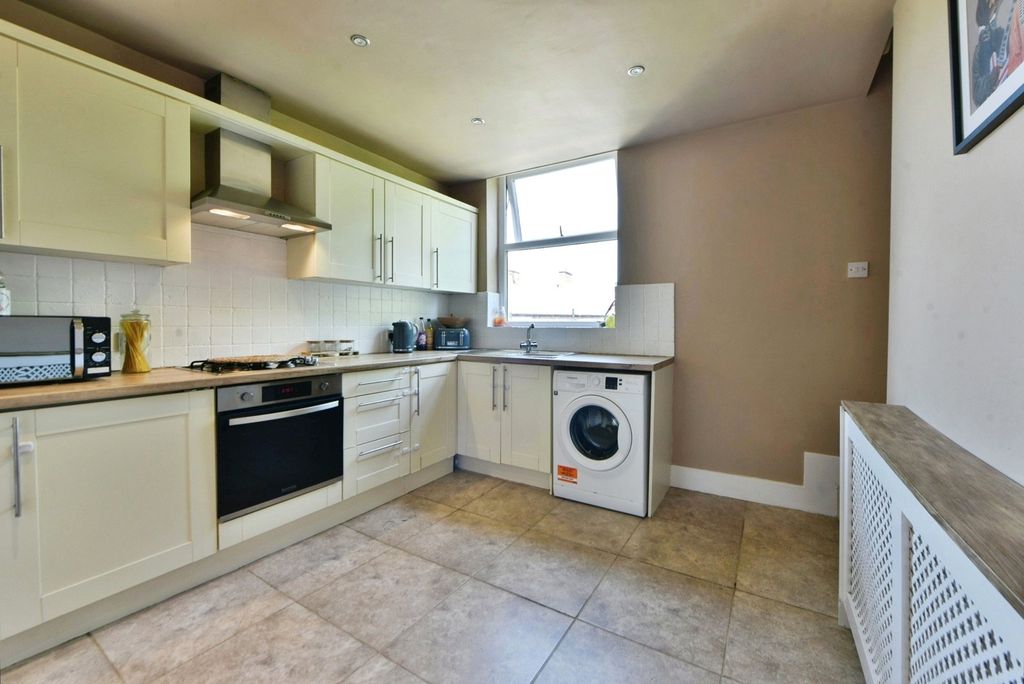 Property photo 2 of 12 Kitchen