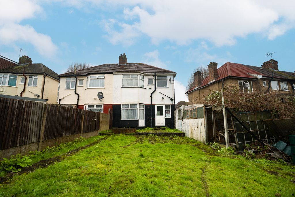 Property photo 2 of 3