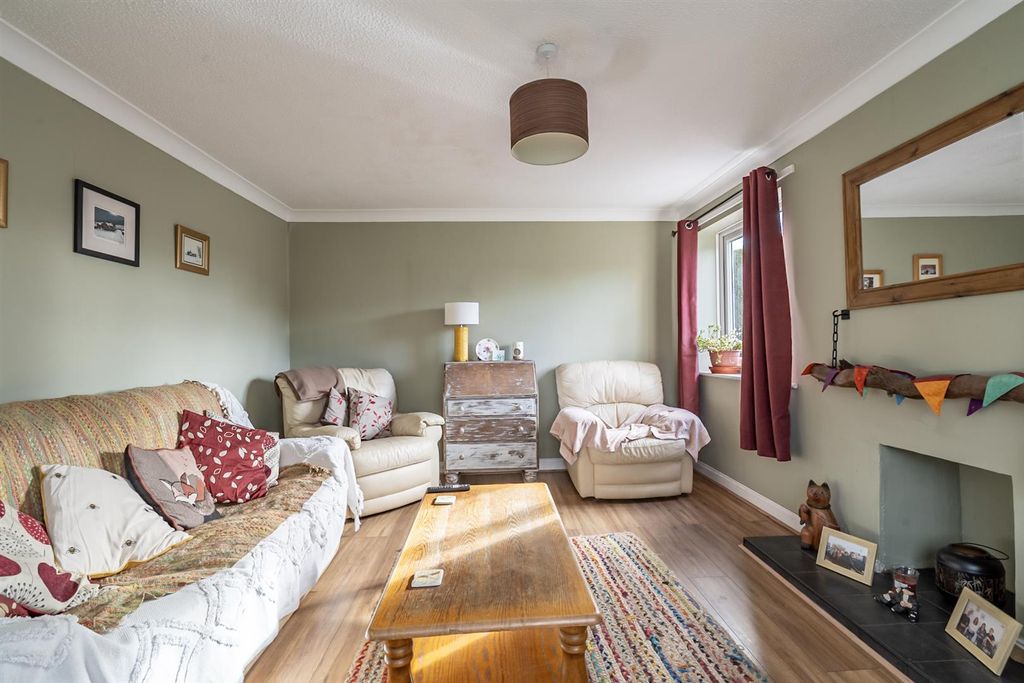 Property photo 3 of 18