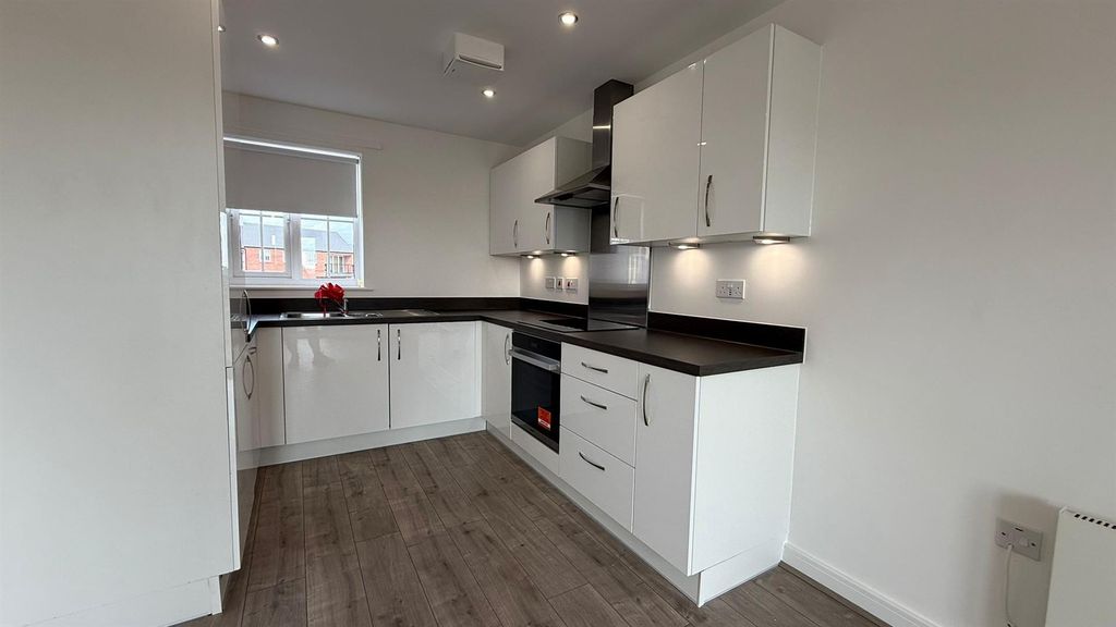 Property photo 3 of 12 Fc19d4d1-2169-4A34-B1Da-d3E575Fe6994.Jpg