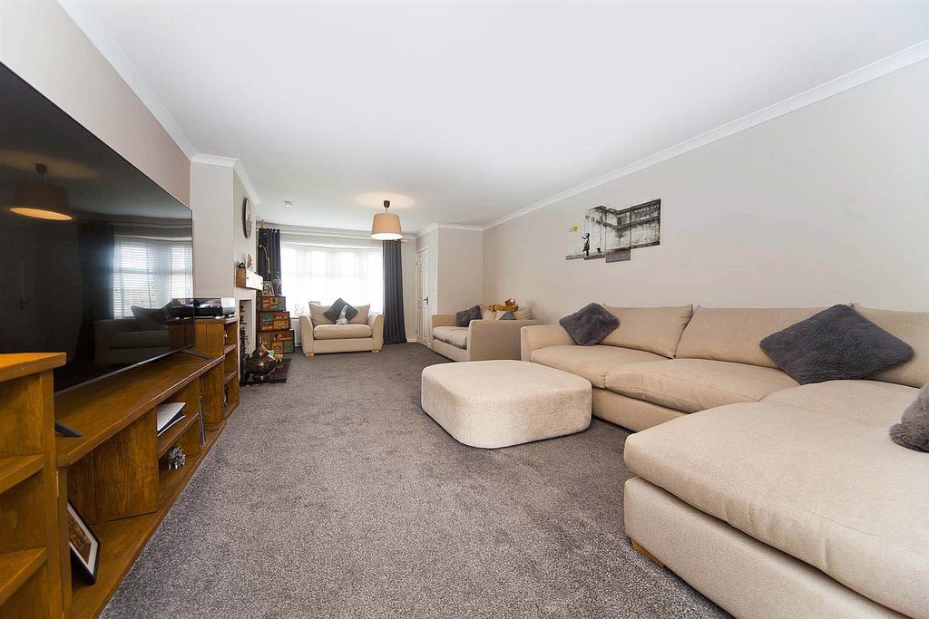 Property photo 2 of 26
