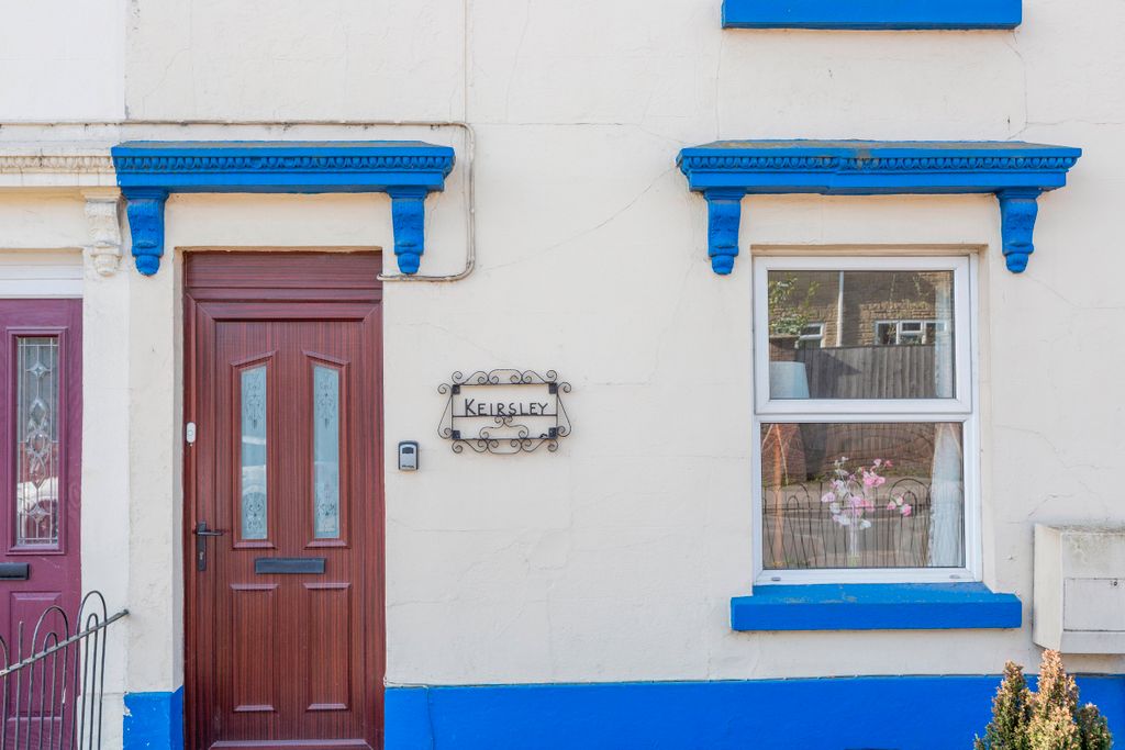 Property photo 2 of 14