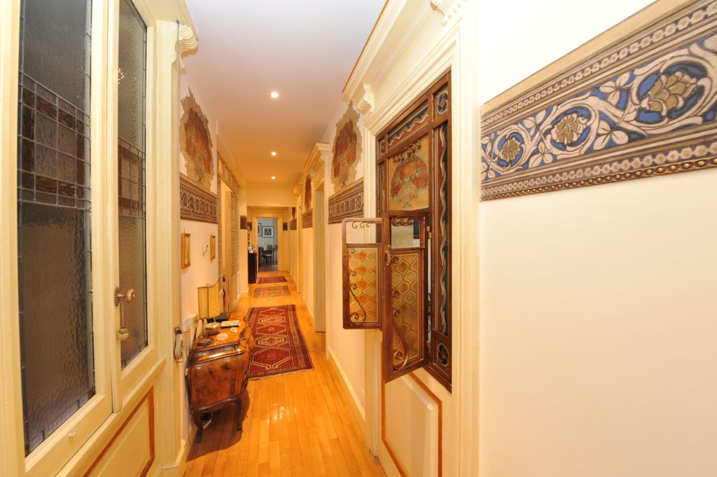 Property photo 3 of 44