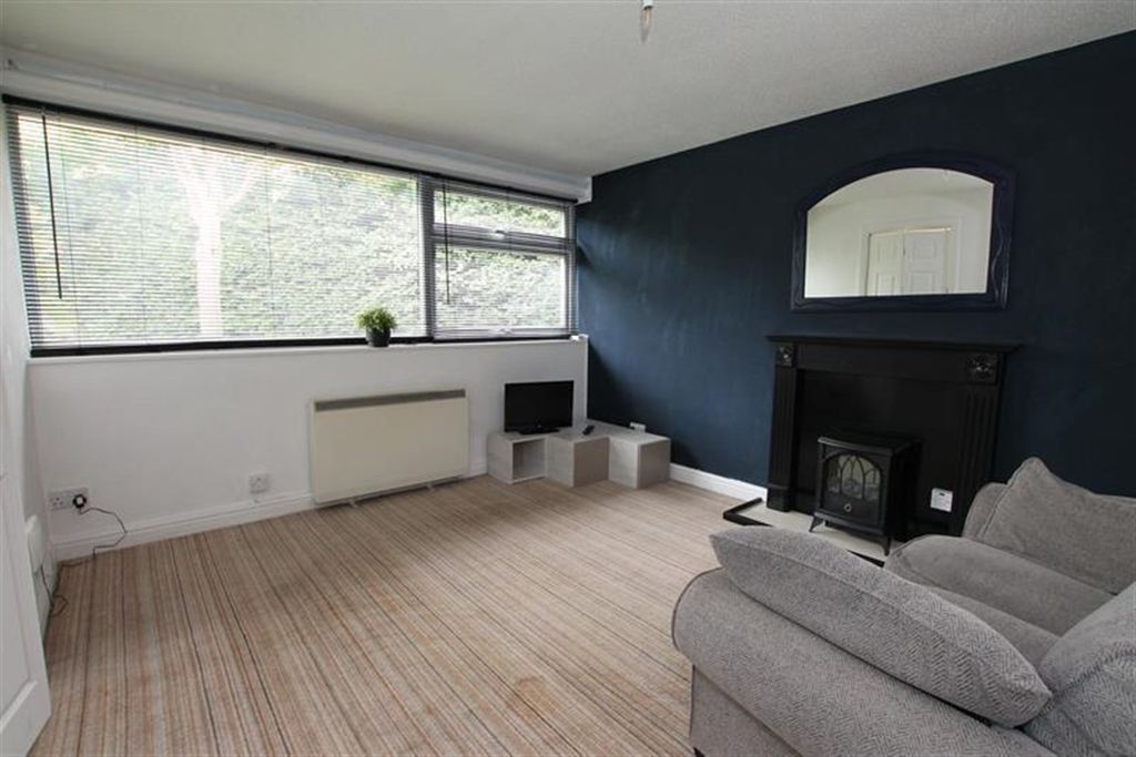 Property photo 1 of 8 (Main)